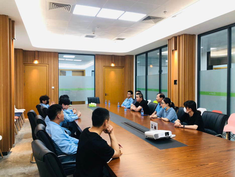 听取学生实习感受.png 听取学生实习感受.png